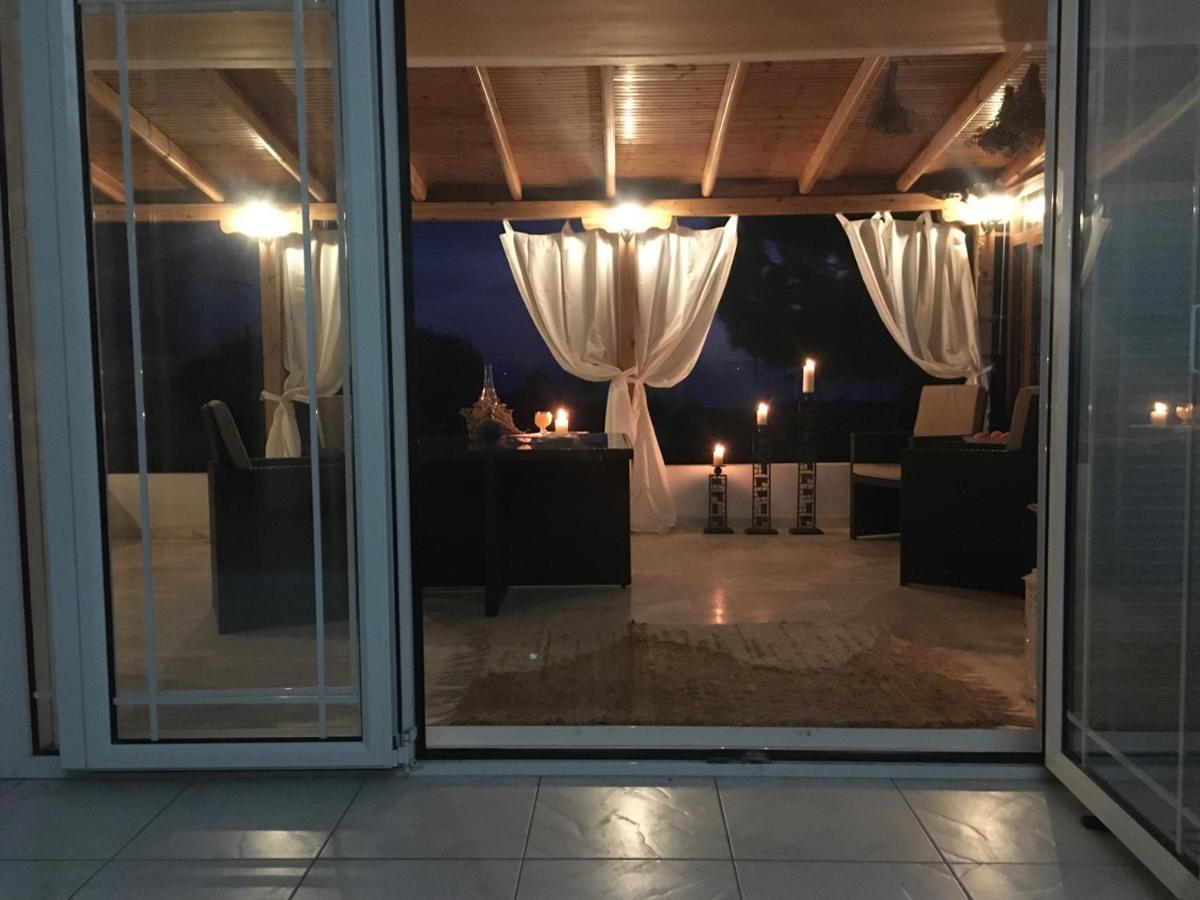 Beautiful Beach House Gerakini Exterior photo