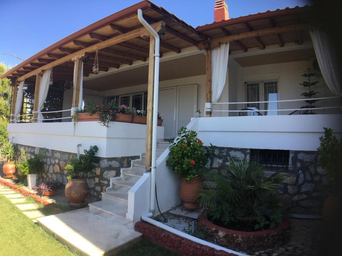 Beautiful Beach House Gerakini Exterior photo